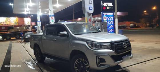 TOYOTA HILUX 2.8 SRX 4X4 CD 16V DIESEL 4P AUTOMÁTICO TOYOTA HILUX 2.8 SRX 4X4 CD 16V DIESEL 4P AUTOMÁTICO